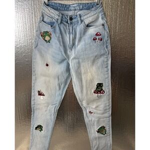HT Denim Mom Jeans Size 3 Light Wash Embroidered Frog Mushroom Fantasy Jeans